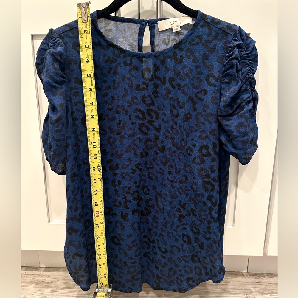 XS Ann Taylor LOFT Leopard Print Puff Short Sleeve Top - NWT Animal Print Blouse - Picture 7 of 11